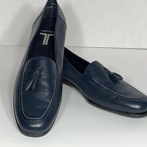 Trotters Leather Navy Blue Loafer NWOT